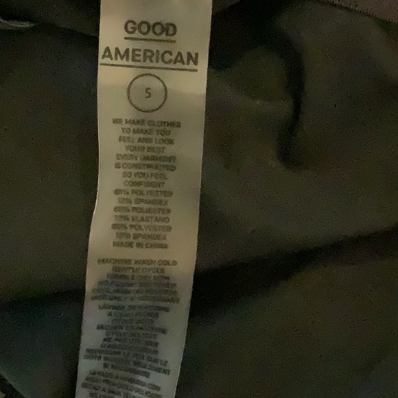 Good American Spandex Capri’s - Picture 5 of 6